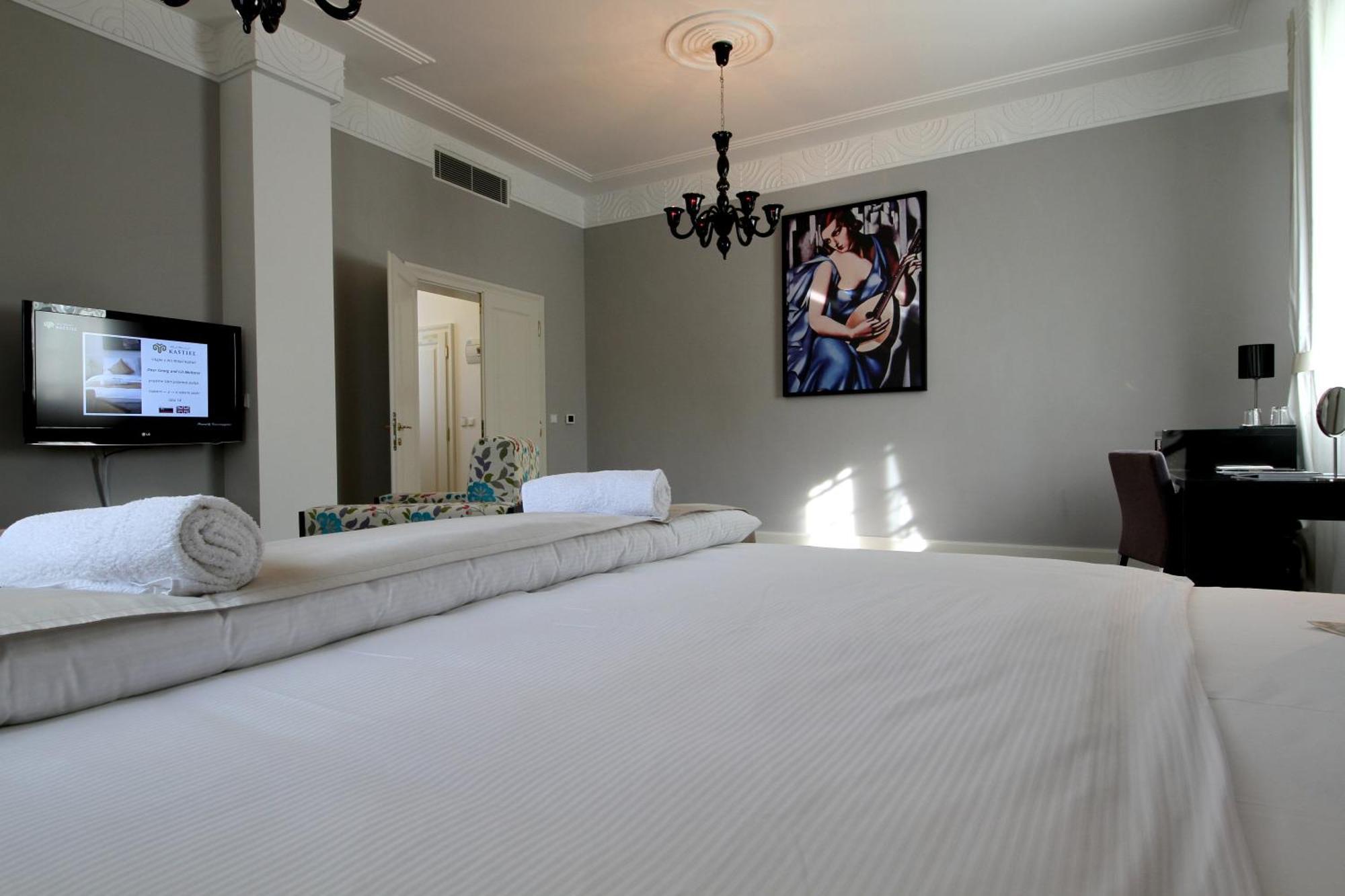 Art Hotel Kastiel Tomášov Δωμάτιο φωτογραφία