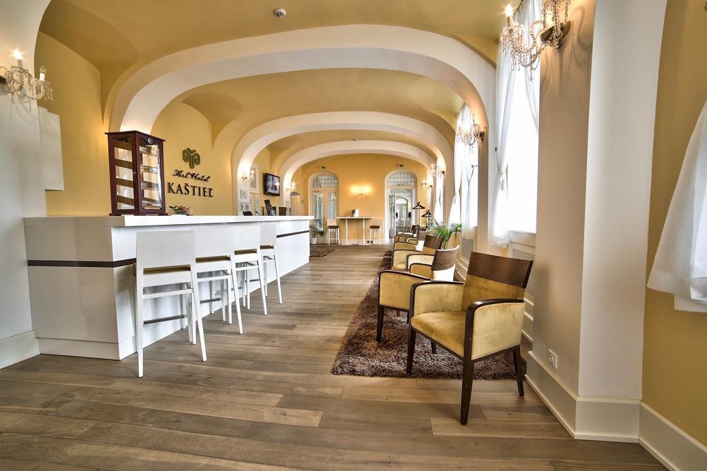Art Hotel Kastiel Tomášov Εξωτερικό φωτογραφία